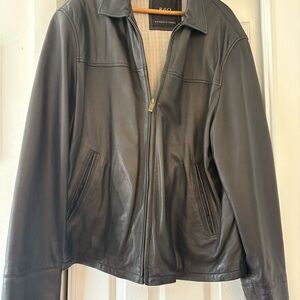 Men’s Black Leather Zip-Front Bomber Jacket